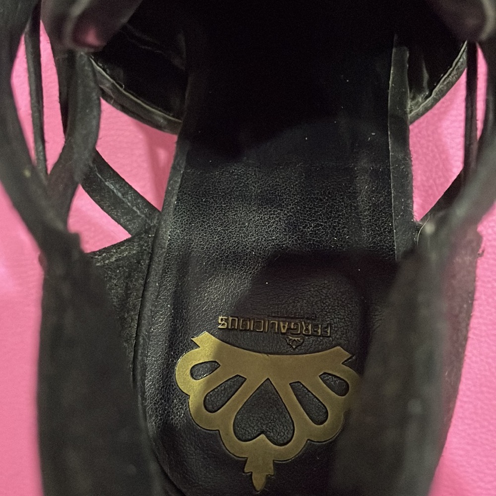 Fergalicious Booties - Picture 3 of 4